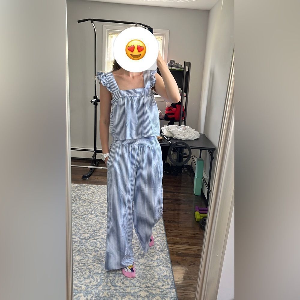 Celebrity Pink Light Blue Striped Matching Pants and Crop Top size M